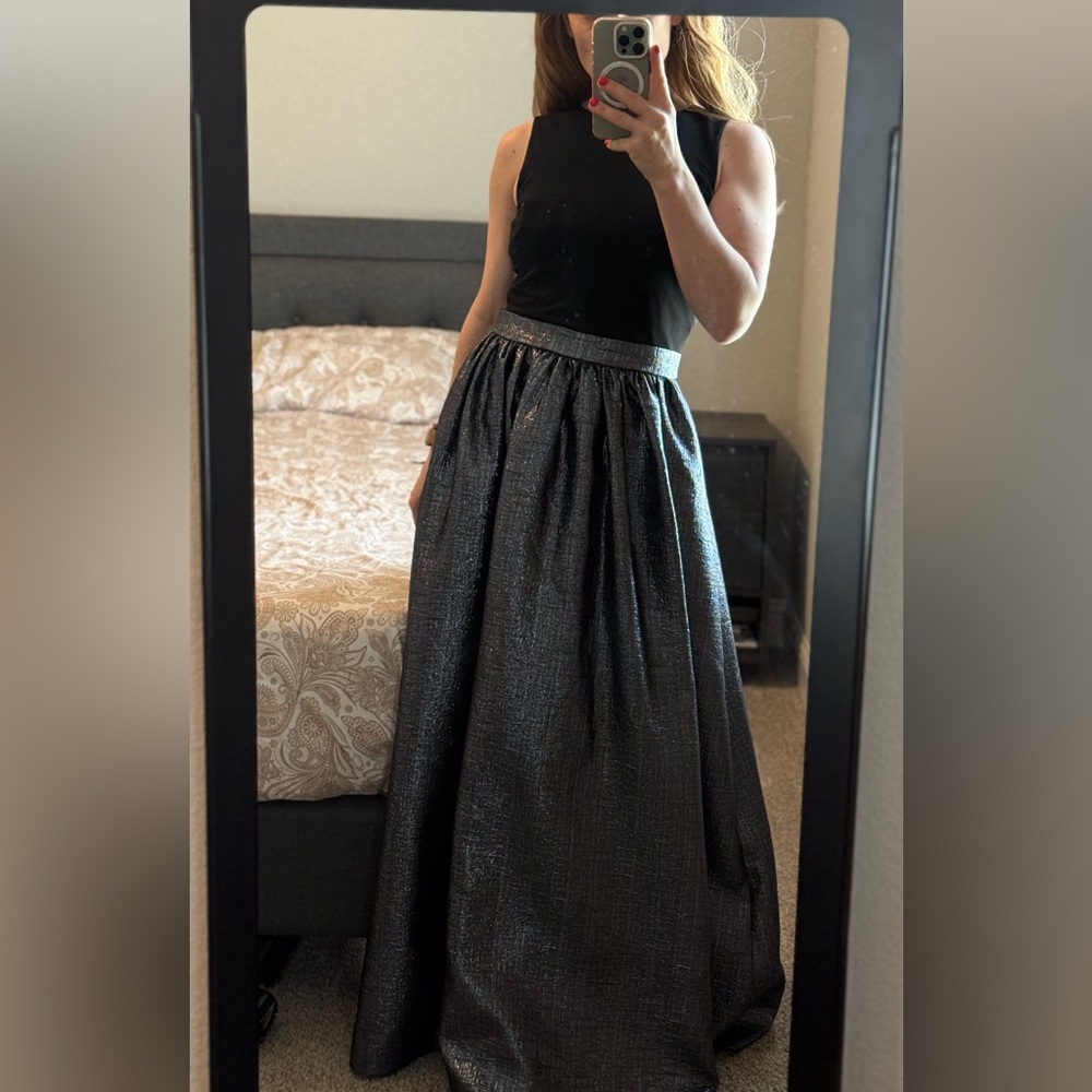 Aidan Mattox Gown Sleeveless Metallic Black Dress, size 6